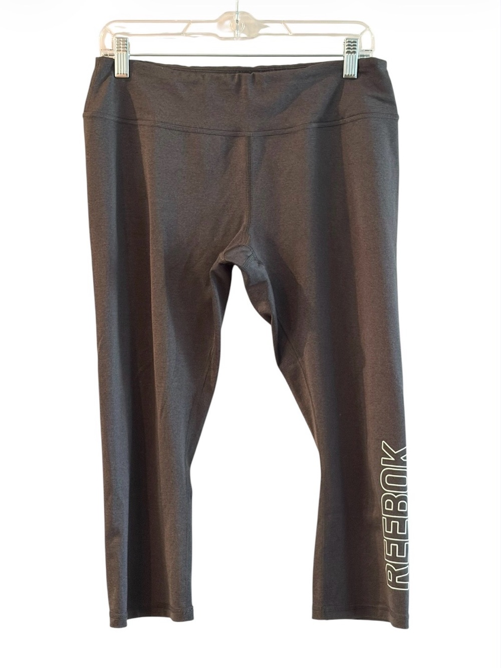Like New! Reebok Gray Capri Leggings with Side Logo Size Large